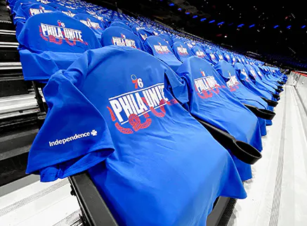 成都T恤衫定制厂家，如何选择靠谱的供应商？(图1)