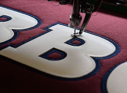 西安文化衫定制避坑指南：公司定制如何选厂家？雅森漫定制解析(图1)