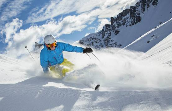 如何选择冲锋衣，如何挑选一件合适的冲锋衣？