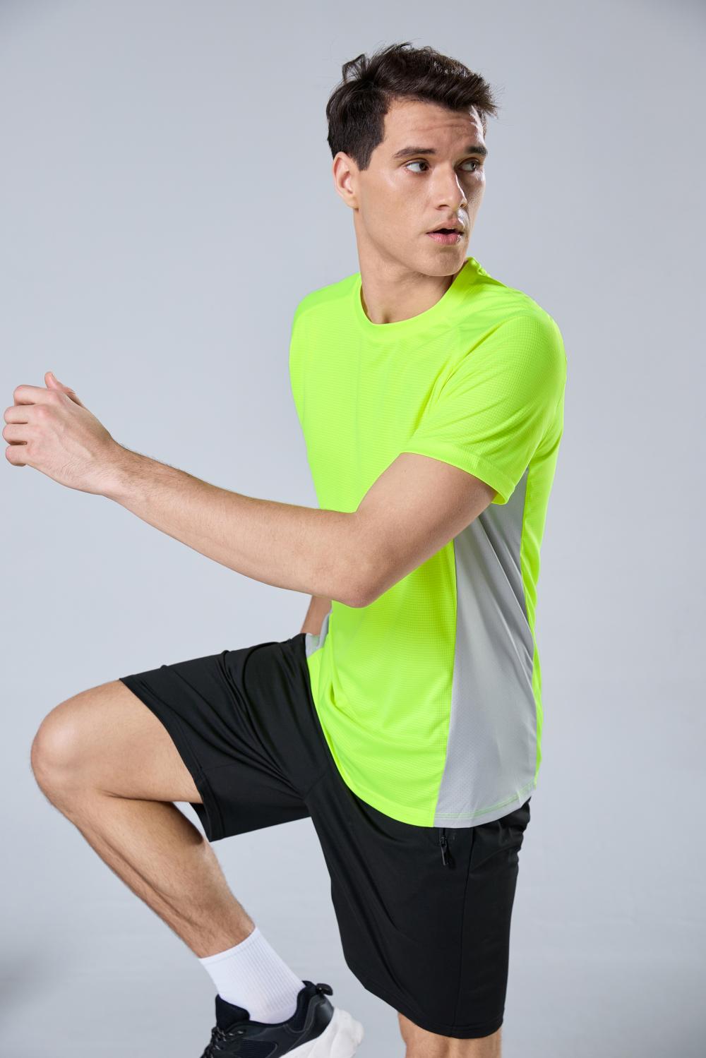 超轻方格布运动T恤(图28)