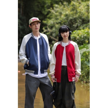 插肩袖棒球服卫衣外套