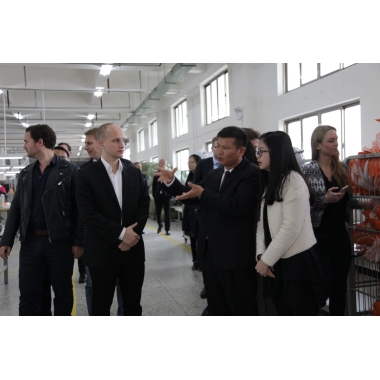 无锡T恤衫厂家工艺与质量解析：雅森漫定制