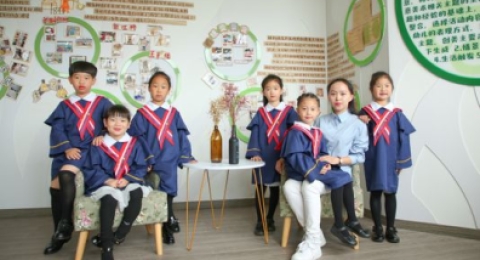 班服定制厂家哪家强？雅森漫15年